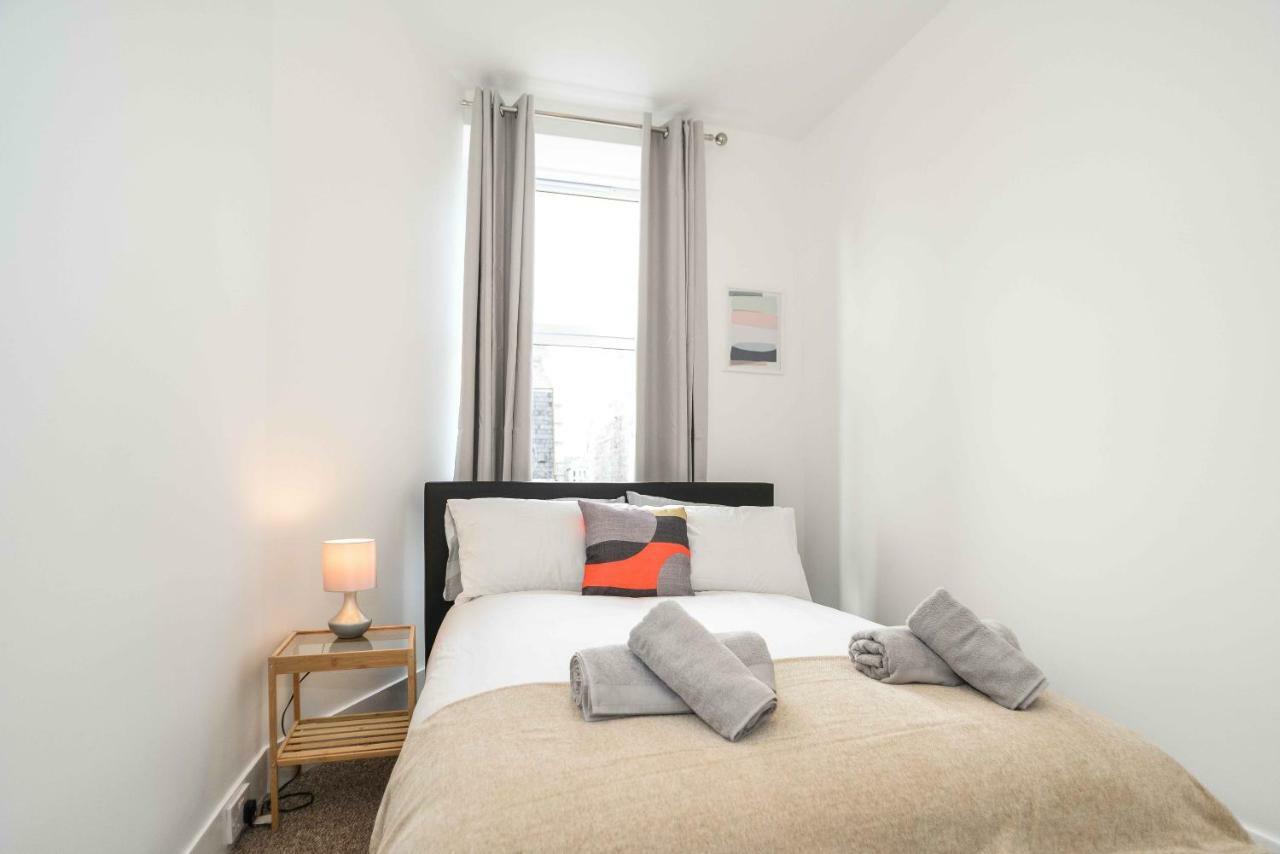 Stafford Modern Apartment แอเบอร์ดีน ภายนอก รูปภาพ