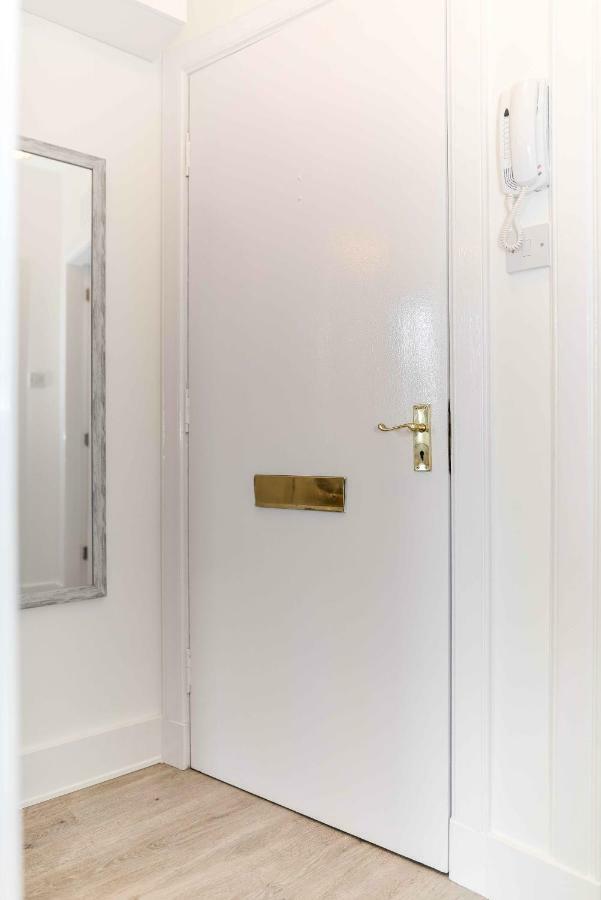 Stafford Modern Apartment แอเบอร์ดีน ภายนอก รูปภาพ